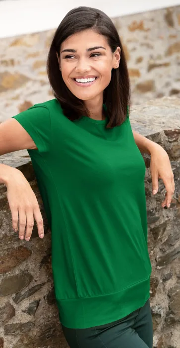 T-shirt da donna alla moda, erba verde